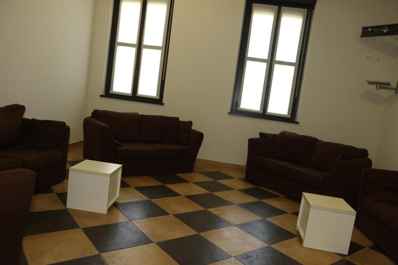 Hostel Student's